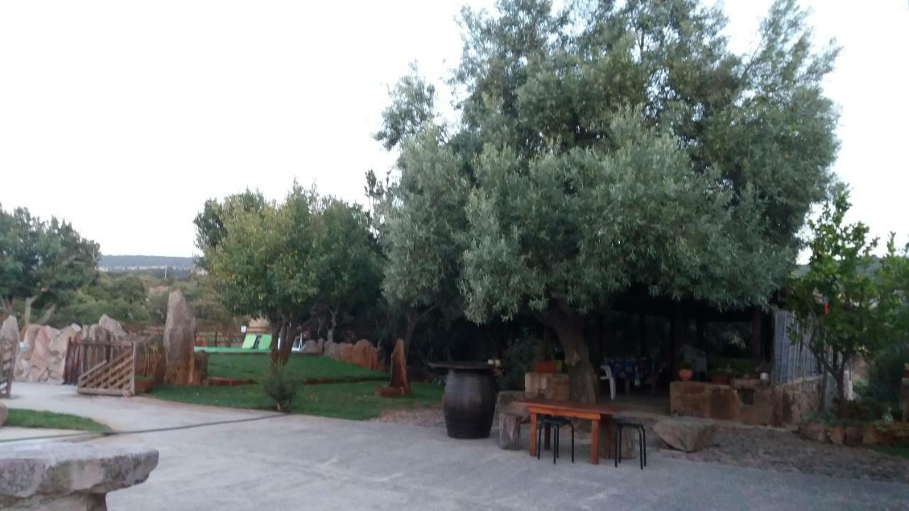 Agriturismo Sa E Padedda Mores Eksteriør bilde