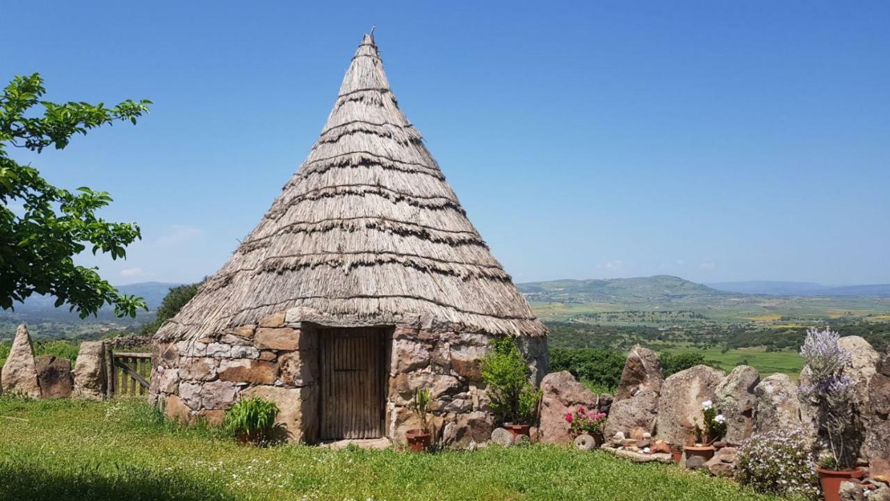 Agriturismo Sa E Padedda Mores Eksteriør bilde